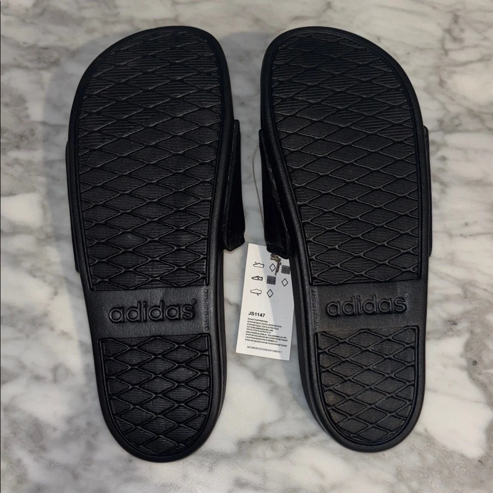 Adidas Adilette Comfort Slides in Black